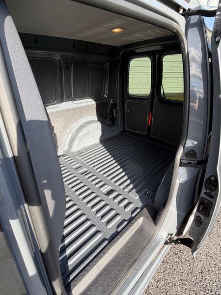 Volkswagen Caddy TDI LowKMs 370471533