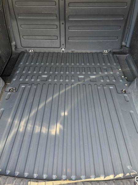 Volkswagen Caddy TDI LowKMs 370471542