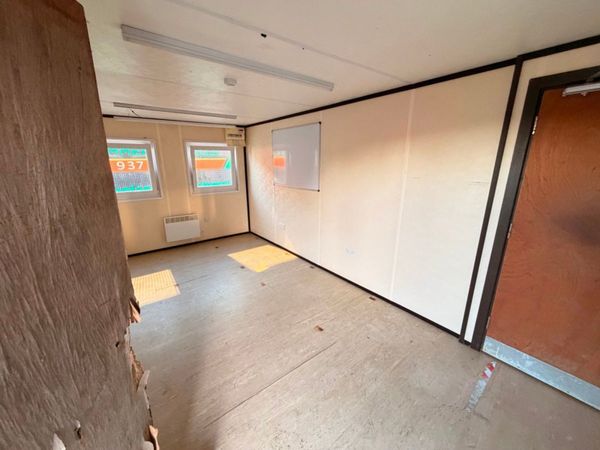 32 X 10 FULL INDUSTRIAL KITCHEN SPEC CANTEEN 370495188