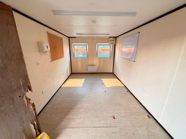 32 X 10 FULL INDUSTRIAL KITCHEN SPEC CANTEEN 370495189
