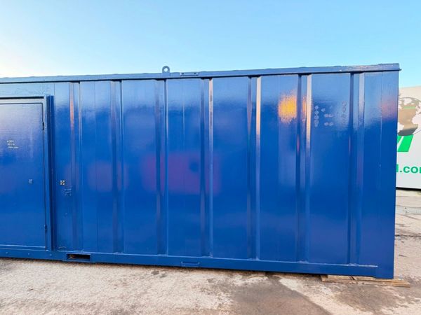 32 X 10 FULL INDUSTRIAL KITCHEN SPEC CANTEEN 370495183