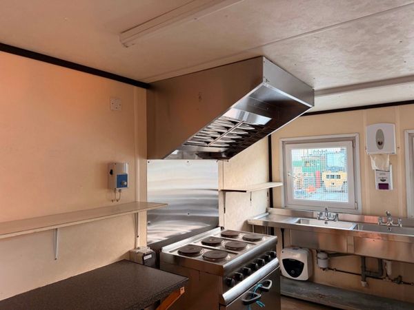 32 X 10 FULL INDUSTRIAL KITCHEN SPEC CANTEEN 370495194