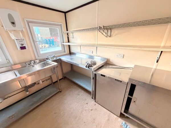 32 X 10 FULL INDUSTRIAL KITCHEN SPEC CANTEEN 370495198