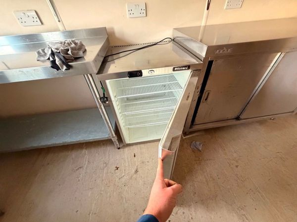 32 X 10 FULL INDUSTRIAL KITCHEN SPEC CANTEEN 370495199