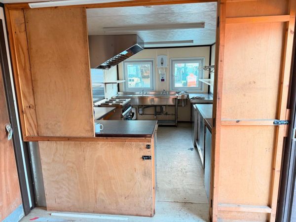 32 X 10 FULL INDUSTRIAL KITCHEN SPEC CANTEEN 370495191