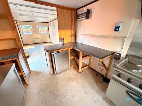 32 X 10 FULL INDUSTRIAL KITCHEN SPEC CANTEEN 370495200