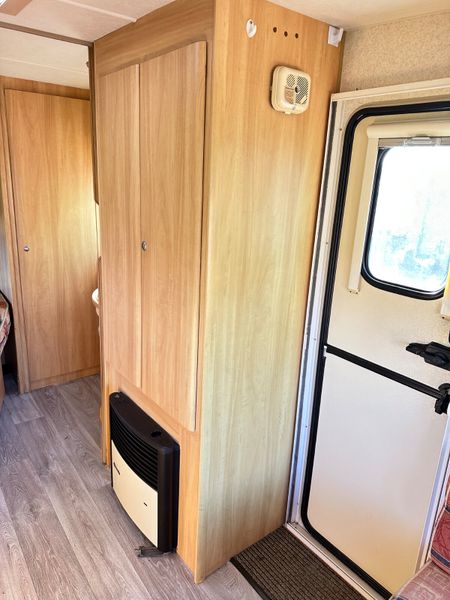 ✨BARGAIN STERLING EUROPA 4 BERTH FIXED BED✨ 370504238