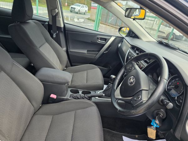 Toyota Auris  Estate 2014 370506096
