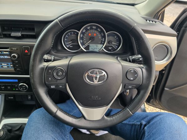 Toyota Auris  Estate 2014 370506135