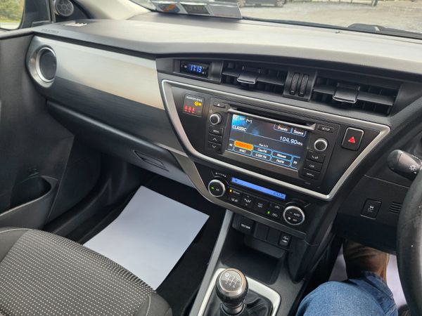 Toyota Auris  Estate 2014 370506136