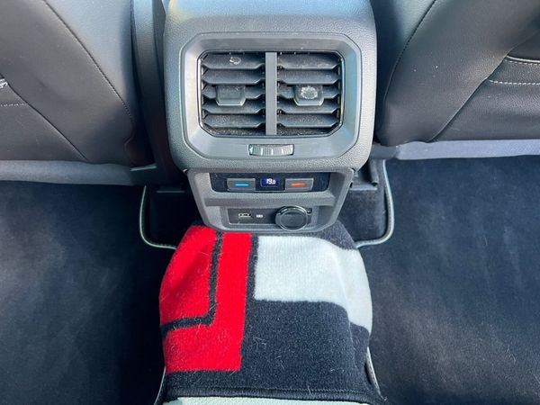 201 Volkswagen Tiguan R-line Leather Seats 370524011