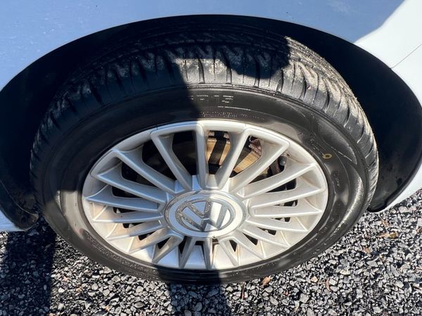 2013 Volkswagen up! 370524237