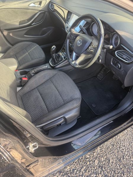 2017 Opel Astra SRI 1.4 Petrol 370525599