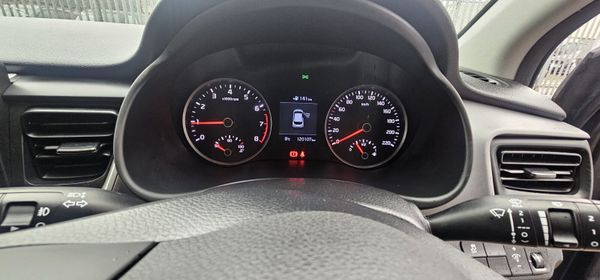 2018 Kia Stonic  (Manual) 370611489