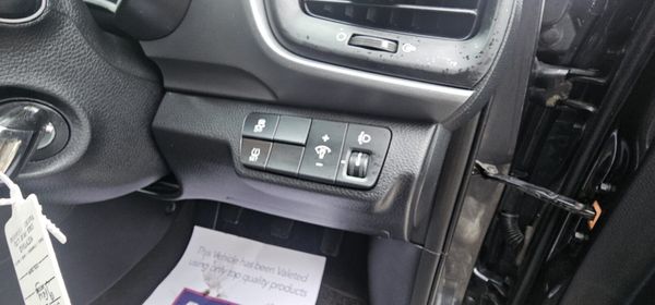 2018 Kia Stonic  (Manual) 370611499