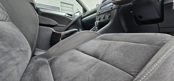 Volkswagen Golf 2012 (AUTOMATIC & LOW MILAGE) 370612544