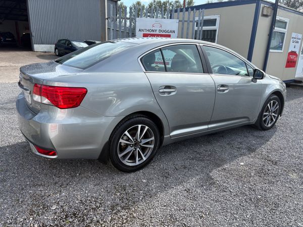 152 Toyota Avensis 2.0d4d 370634248