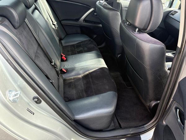 152 Toyota Avensis 2.0d4d 370634256