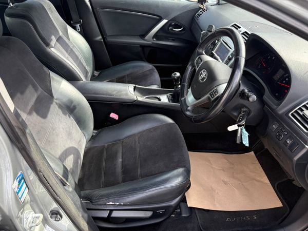 152 Toyota Avensis 2.0d4d 370634250