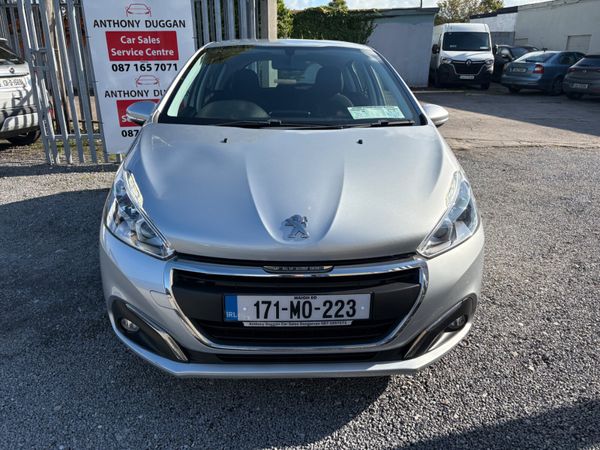 2017 Peugeot 208 370634727