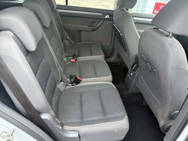 Volkswagen Touran 1.6tdi 7 seater 370636195