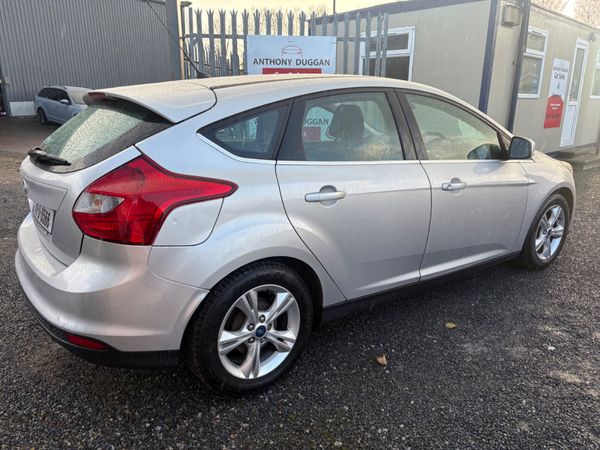 2014 Ford Focus hatchback 370636414