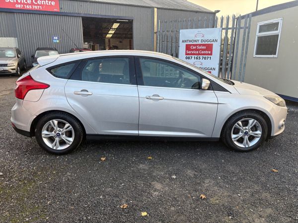 2014 Ford Focus hatchback 370636416