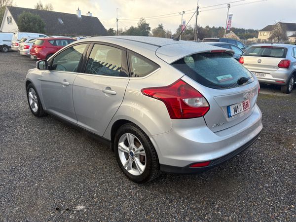 2014 Ford Focus hatchback 370636418