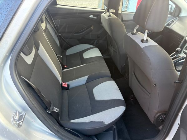 2014 Ford Focus hatchback 370636425