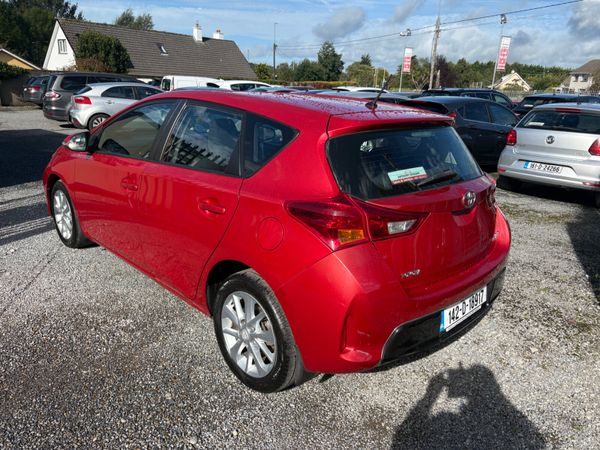 142 Toyota Auris 1.4d4d 370632963