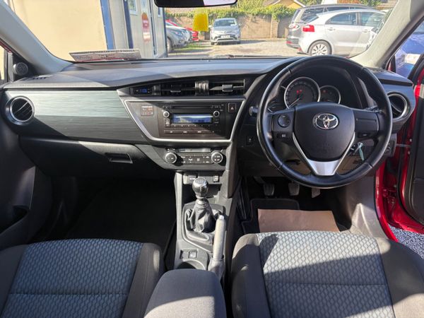 142 Toyota Auris 1.4d4d 370632973