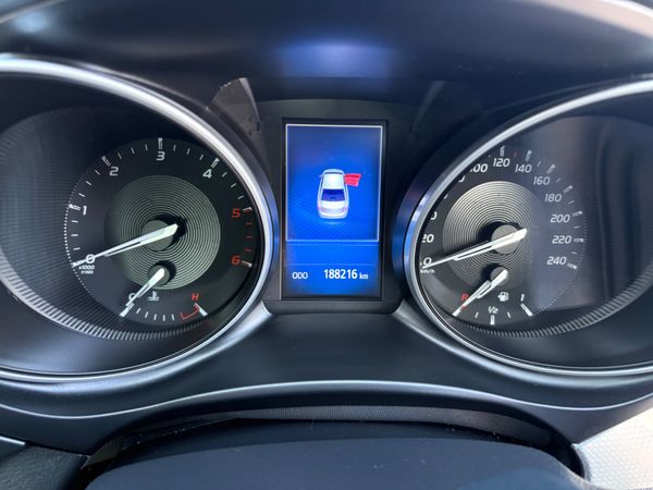 152 Toyota Avensis 2.0d4d 370633394