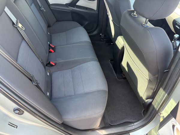 152 Toyota Avensis 2.0d4d 370633393