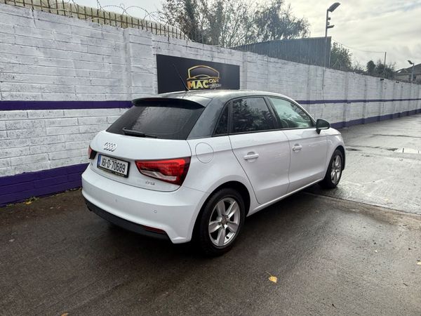 Audi A1 2016 370644271
