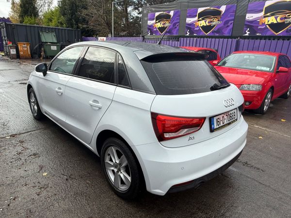 Audi A1 2016 370644305