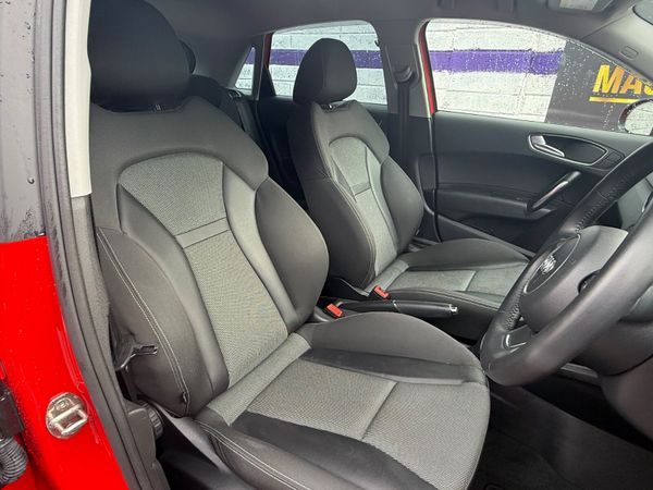 Audi A1 2017 370644514