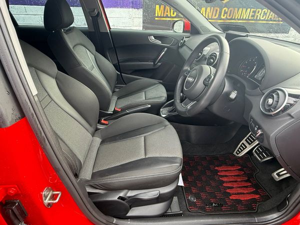 Audi A1 2017 370644515