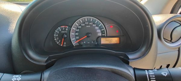 Nissan Micra 2011 370659978