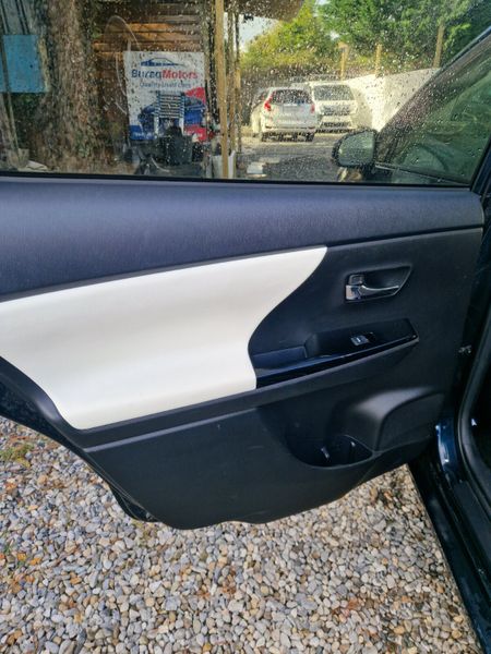 Toyota Prius Alpha 2020 370697539