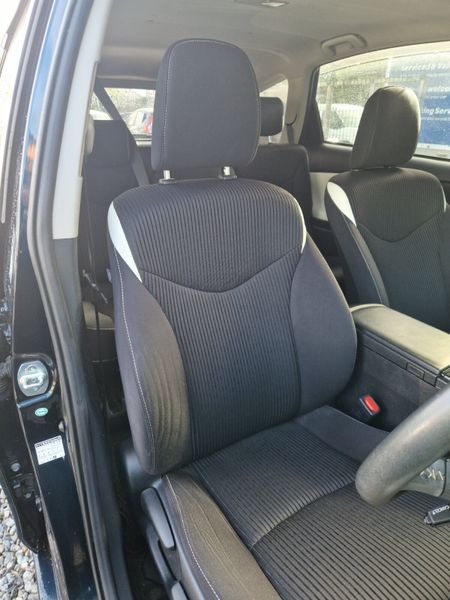 Toyota Prius Alpha 2020 370697530