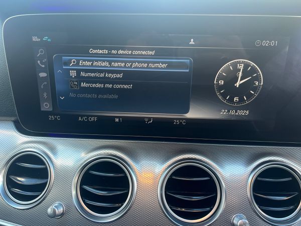 Mercedes-Benz E-Class 2019 370699670