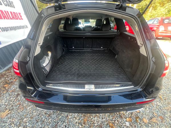 Mercedes-Benz E-Class 2019 370699671