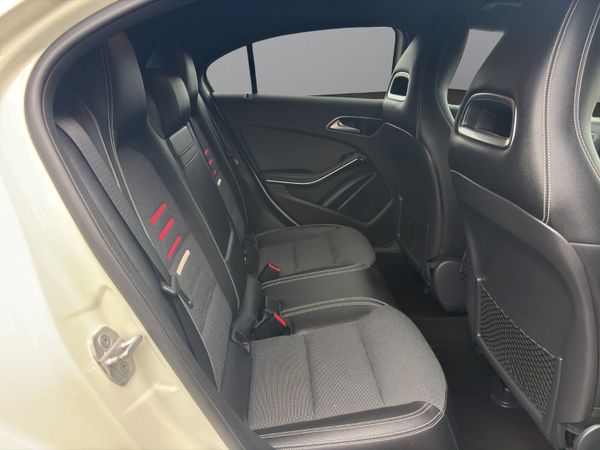 2016 MERC A180 (S108) 370716464