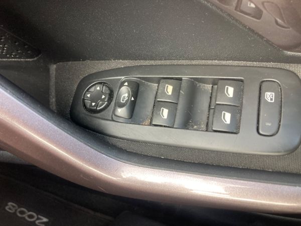 AUTOMATIC-NEW NCT 07/26-LOW KMS 370710079