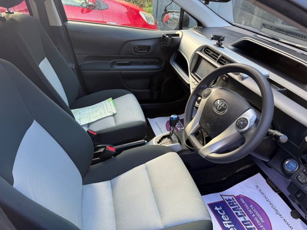 Toyota Aqua 2014/Hybrid/Automatic 370729645