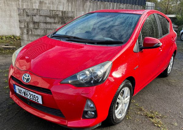 Toyota Aqua 2014/ hybrid/Automatic 370734368