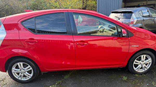 Toyota Aqua 2014/ hybrid/Automatic 370734376