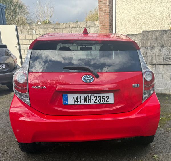 Toyota Aqua 2014/ hybrid/Automatic 370734378