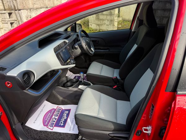 Toyota Aqua 2014/ hybrid/Automatic 370734379