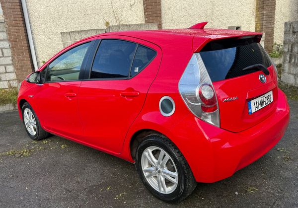 Toyota Aqua 2014/ hybrid/Automatic 370734372